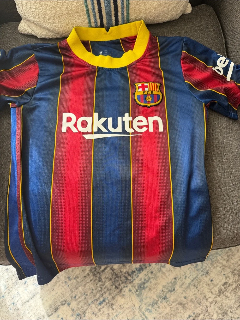 Lionel Messi #10 FC Barcelona Home Jersey - Blue & Red - Picture 2 of 7